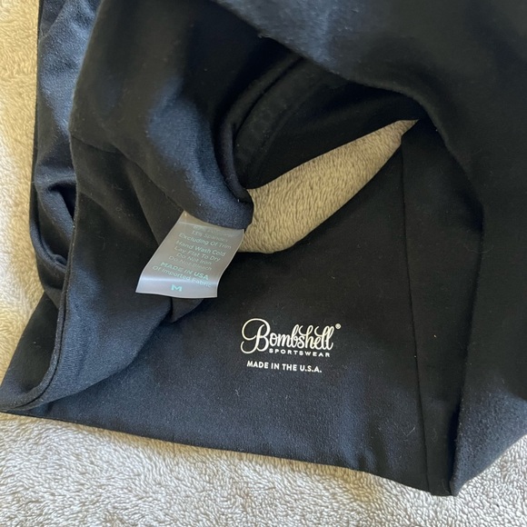 Bombshell Sportswear Black KEYHOLE BRALETTE Medium - Picture 4 of 5